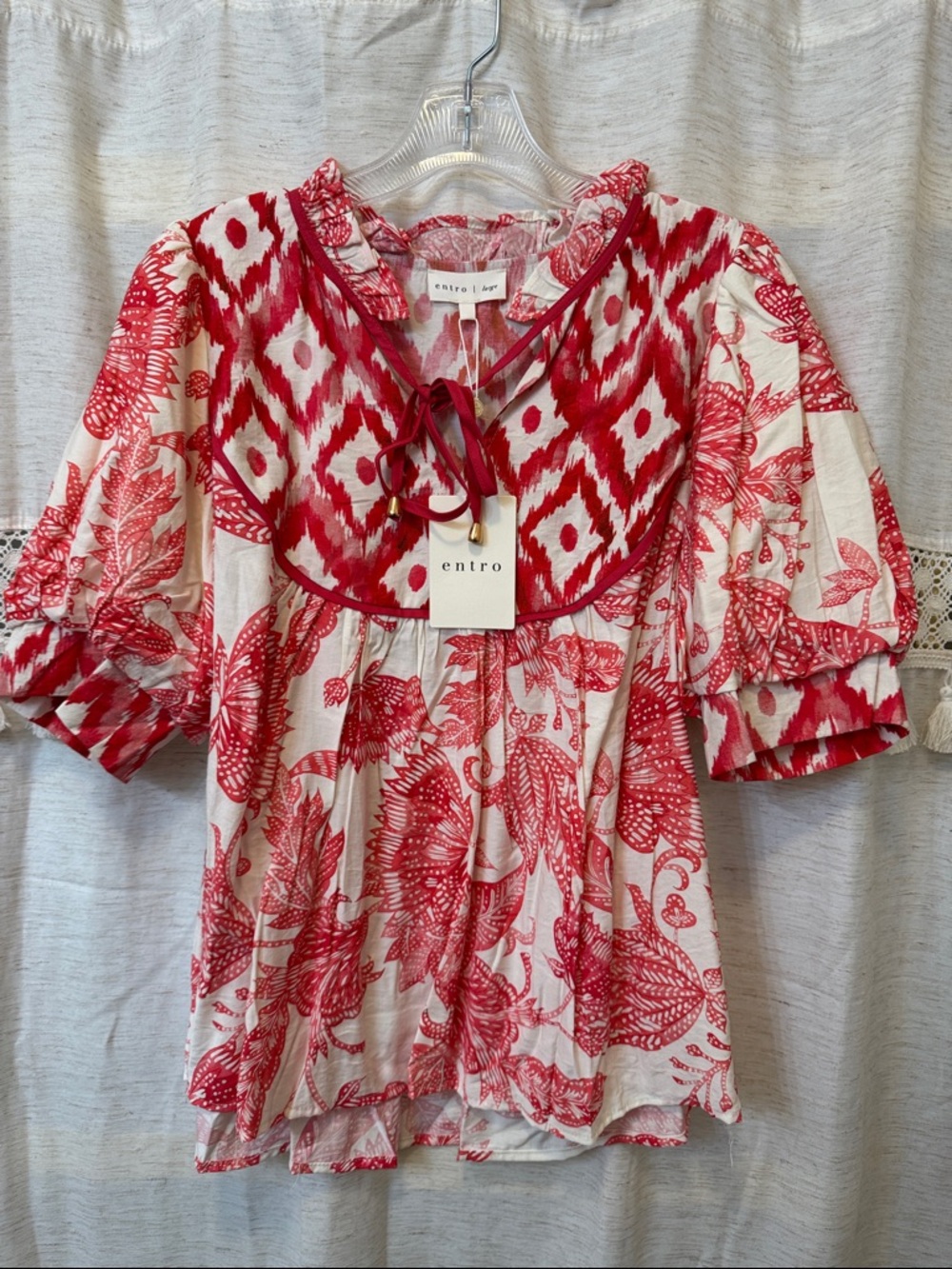 NWT entro Red & White Printed Puff-Sleeve Tunic Top